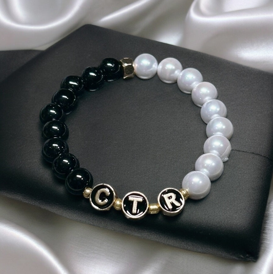 Elegant Black & White CTR