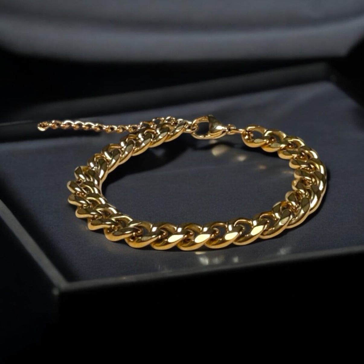 Gold Curb Chain Bracelet