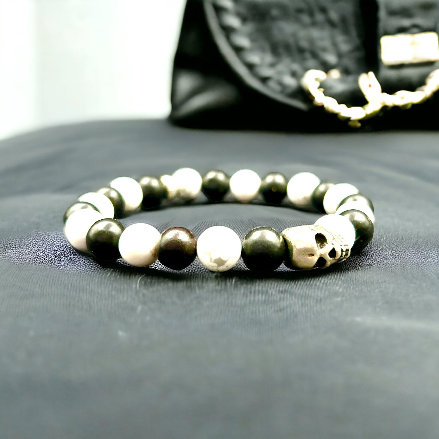 Skull White Howlite