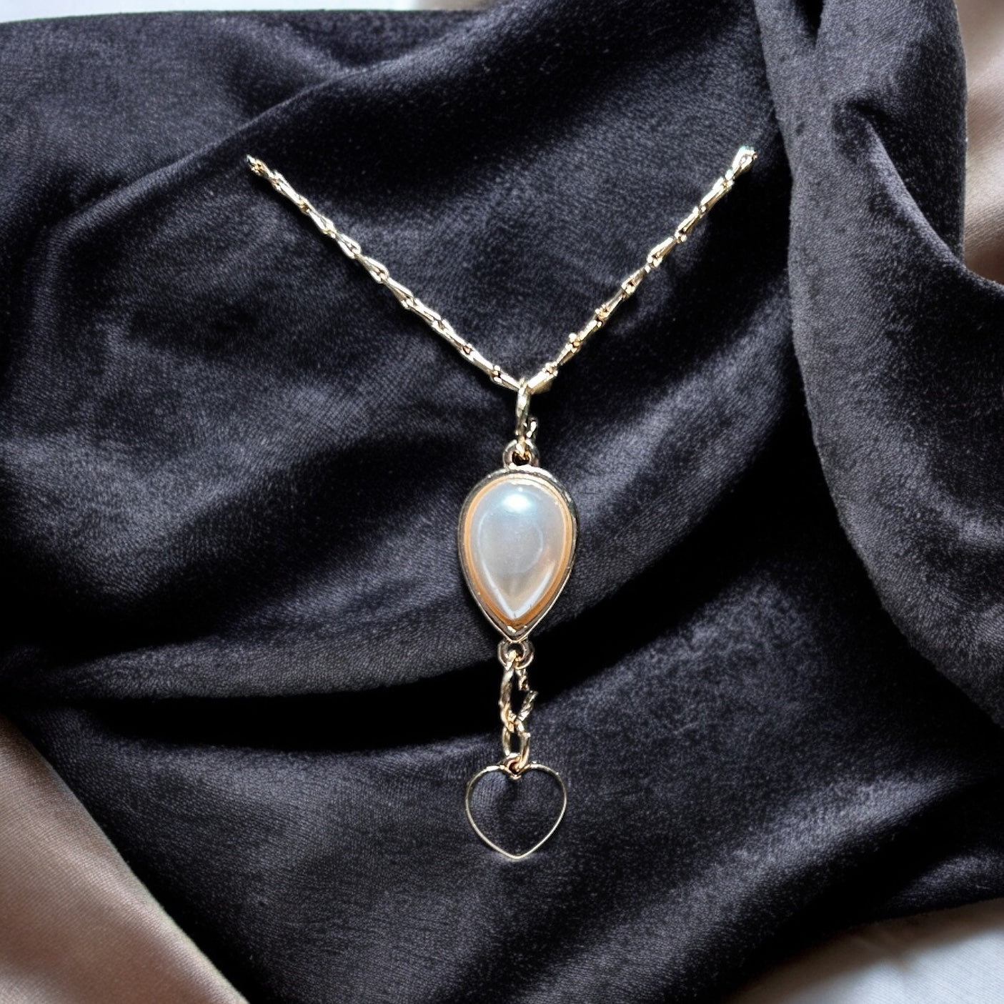 Sophisticated & Exclusive Opal Necklace